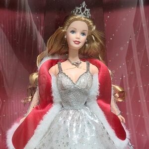 Mattel Holiday Celebration Barbie 2001 Special Edition Faux Fur White Silver Gow